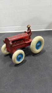 lot 2004 image: Arcade Allis Chalmers tractor