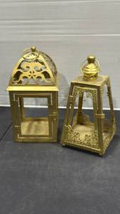 lot 2017 image: Golden lanterns (2)