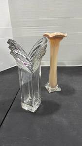 lot 2022 image: Jack-in-the-pulpit style cased glass and crystal vases