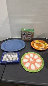 lot 2044 image: Harry & David snowmen spreaders, holiday platters and more