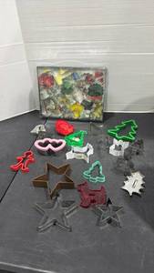 lot 2047 image: Cookie cutters
