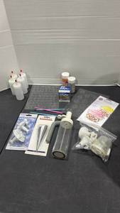 lot 2048 image: The Pampered Chef cookie press and more