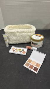 lot 2092 image: Makeup and more