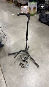 lot 2113 image: Peavey guitar stand and more