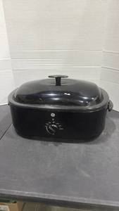 lot 2130 image: GE electric roaster pan