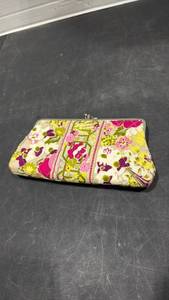 lot 2144 image: Vera Bradley billfold