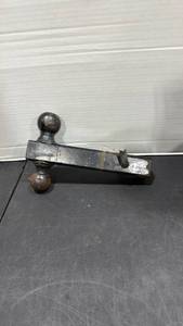 lot 2159 image: Multi ball hitch