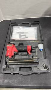 lot 2167 image: Tool Shop pneumatic 18 gauge brad nailer with case