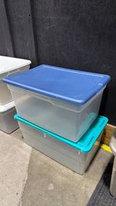 lot 2501 image: Storage totes and lids (2)