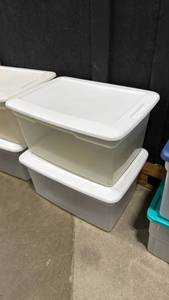 lot 2502 image: Storage totes and lids (2)
