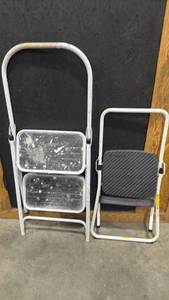 lot 2513 image: Step stools (2)