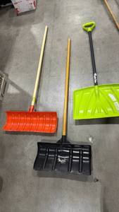 lot 2533 image: 3 snow shovels