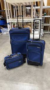 lot 3000 image: Protege 3-piece blue luggage set