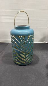 lot 3005 image: Lantern with solar powered light