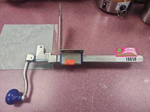 lot 18858 image: Edlund Manual Table-Mount Can Opener with Blue Knob Crank Handle