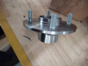 lot 5605 image: Wheel Hub with 4 Threaded Lug Studs and Round Flange 2pk