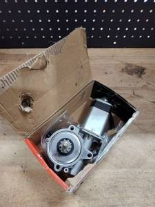lot 18258 image: RV Step Motor with Pinion Gear and Wire Lead