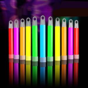 lot 17752 image: Glow Fever Glow Sticks 200 Pack Glow in the Dark with Lanyards