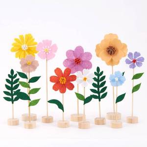 lot 14133 image: Wildflower Party Decorations 11 Pcs Felt Flowers with Wooden Base