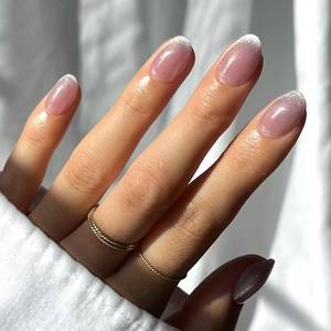 lot 6460 image: Glamnetic Press On Nails Short Oval 30pc Fairy Dust