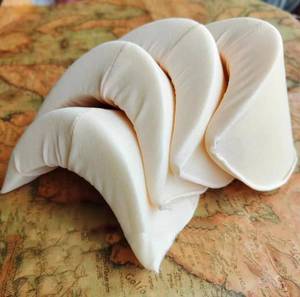 lot 6480 image: Ant Grape 2 Pair 35mm Sponge Sew-In Shoulder Pads Black White Nude
