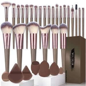 lot 14119 image: YOLYGIR Makeup Brush Set 32 Pcs 25 Brushes 4 Sponges 3 Powder Puffs