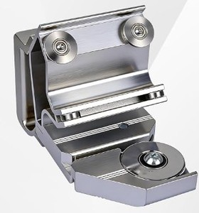 lot 11223 image: ProMAX Cut-Off Tool Aluminum Body w Hemming Handle and Hard Case