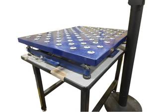 lot 192 image: Mettler Toledo Ball Transfer Top Platform Scale w Load Cell