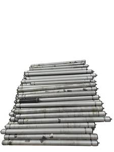 lot 438 image: Lot of Steel Gravity Conveyor Rollers w Blue Conveyor Side Rails & Hardware