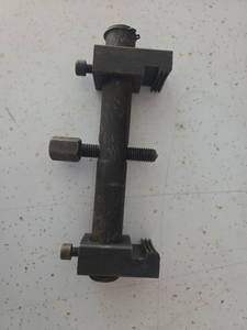 lot 2430 image: SOLD AS IS RARAYC Adjustable Crankshaft Pulley Puller Tool - Retail $22