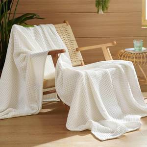 lot 2547 image: Bedsure Lightweight 100% Cotton Waffle Blanket, Full, Ivory - Retail $43