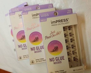 lot 146 image: Lot of 4-  KISS imPRESS Falsies Press On Self Adhesive Eyelashes  Edgy  Black  12 Lash Clusters - Retail $36