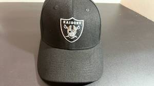 lot 70314 image: Raiders Baseball Cap Black Adjustable - Retail $12