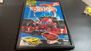 lot 70315 image: Hot Wheels Turbo Bike Carrying Case with Compartments - Retail $2