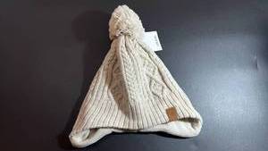 lot 70319 image: LMLALML Knit Beanie with Pom Pom - Retail $15