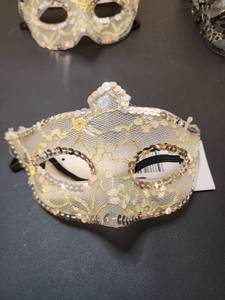 lot 71139 image: Masquerade Masks Lot 5 Pieces Sequin Lace Venetian Party Masks - Retail $6