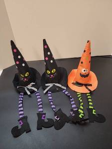 lot 71141 image: Halloween Table Decor Lot of 3 -  Cat Witch Hat and Pumpkin Witch Hat  - Retail $6
