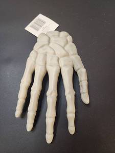 lot 71155 image: OutdoorIndoor SkeletonHand Decor (10pcs) - Retail $10