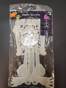 lot 71229 image: Plastic Skeleton 3 ft Halloween Decoration 5-Pack - Retail $10