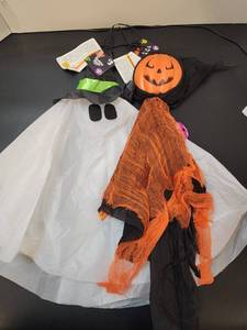 lot 71231 image: Halloween Light-Up Hanging  Ghost,  Jack-O-Lantern Ghoul Set - Retail $9