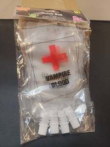 lot 711171 image: Vampire Blood Drink Bag 11 floz 4Count (5Packs) - Retail $5