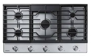 lot 13369 image: Samsung 36 Inch 5-Burner Natural Gas Cooktop Cast Iron Grates NA36R5310FSAA  Retail $799