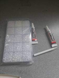 lot 2780 image: White Gems for Crafts  - Retail $0