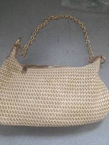 lot 2726 image: Womens Hand Bag - Retail $0