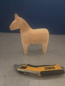 lot 2727 image: Small Wooden Horse Statue Decoration - Retail $0