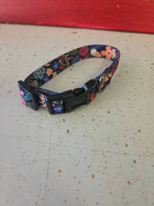 lot 2838 image: SmallMedium Dog Collar  - Retail $0