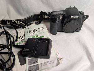 lot 1002 image: Canon EOS 10D Digital Camera Body with CB-5L Battery Charger