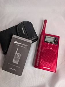 lot 1103 image: Grundig World Band Receiver Radio AM FM SW 5.95-17.90 MHz Mini 300