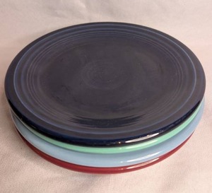 lot 1505 image: Homer Laughlin Fiesta Plates Assorted Lot of 4