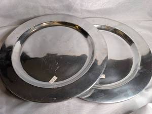 lot 1508 image: Wilton Round Plates Lot of 2 - 14 in